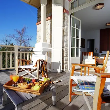 Taussat-les-bains Sleeps 16 Pool Air Con Wifi Taussat-les-Bains
