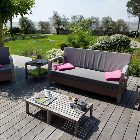 Taussat-les-bains Sleeps 16 Pool Air Con Wifi Villa